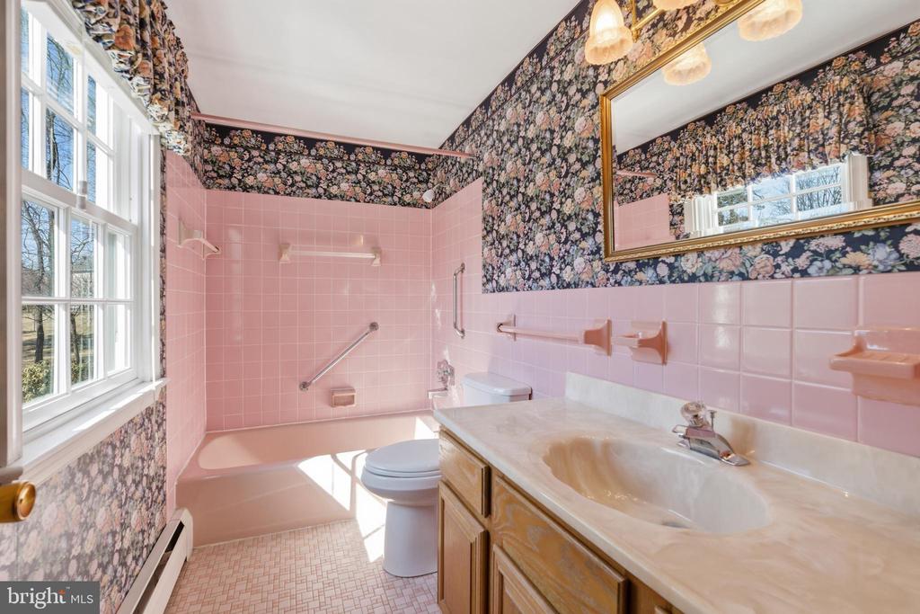 1329 SUGARTOWN ROAD