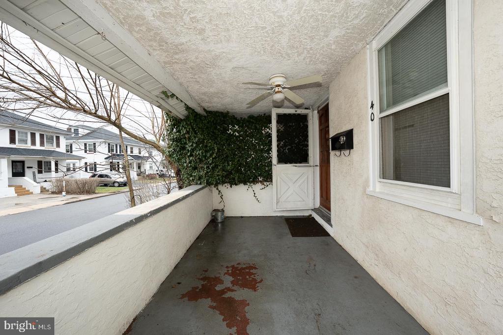 40 GROVE AVENUE
