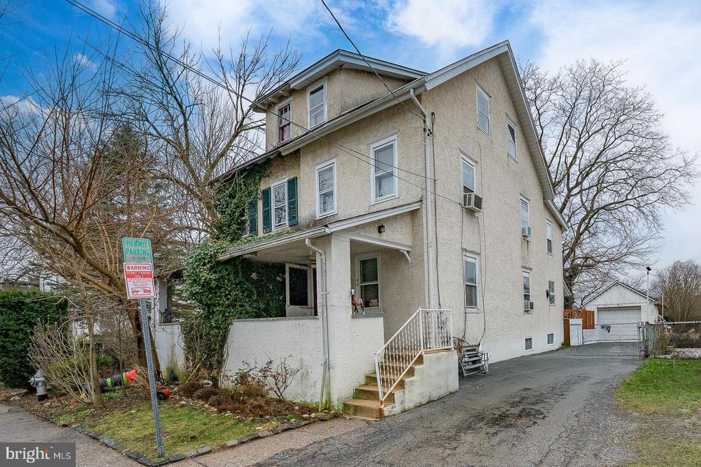 40 GROVE AVENUE