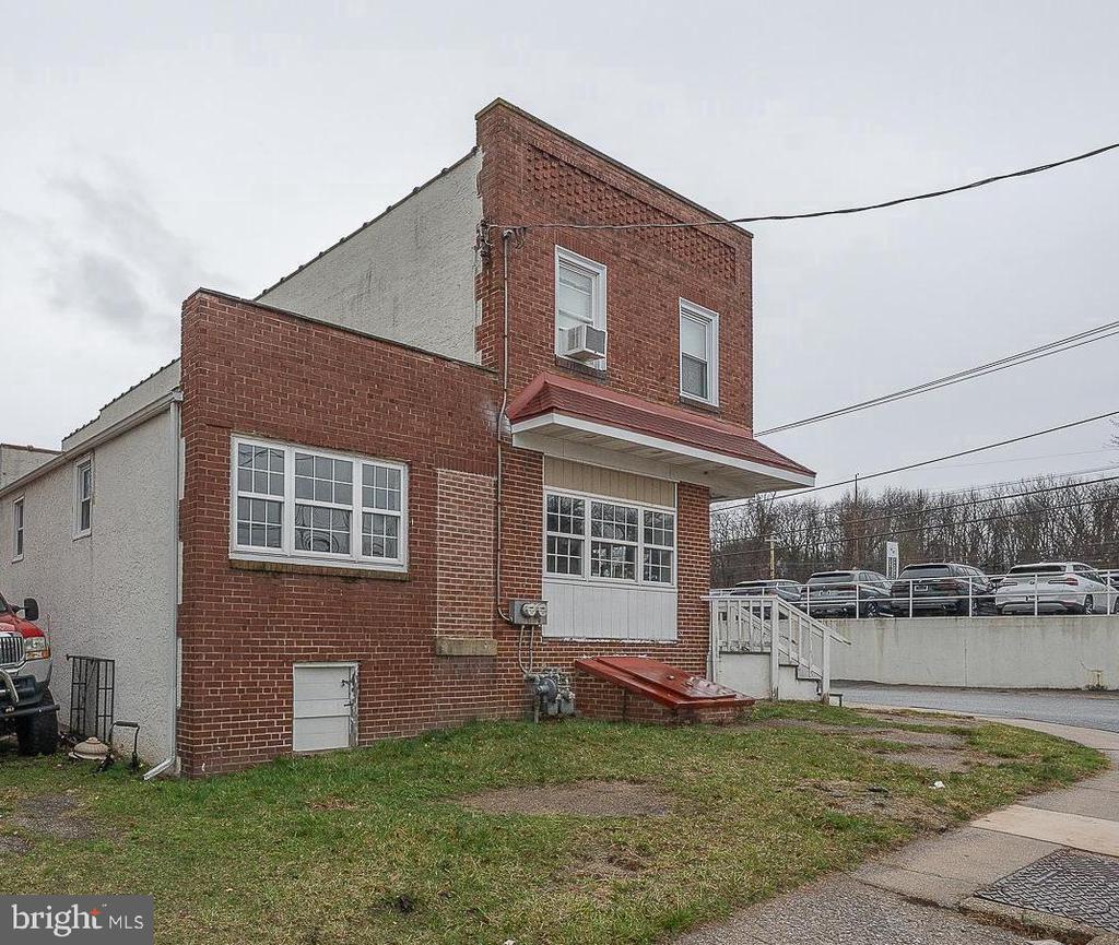 30 GROVE AVENUE