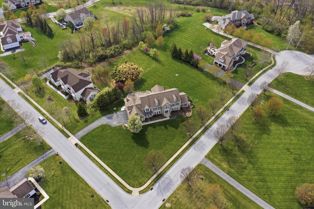 8 DEERFIELD DRIVE