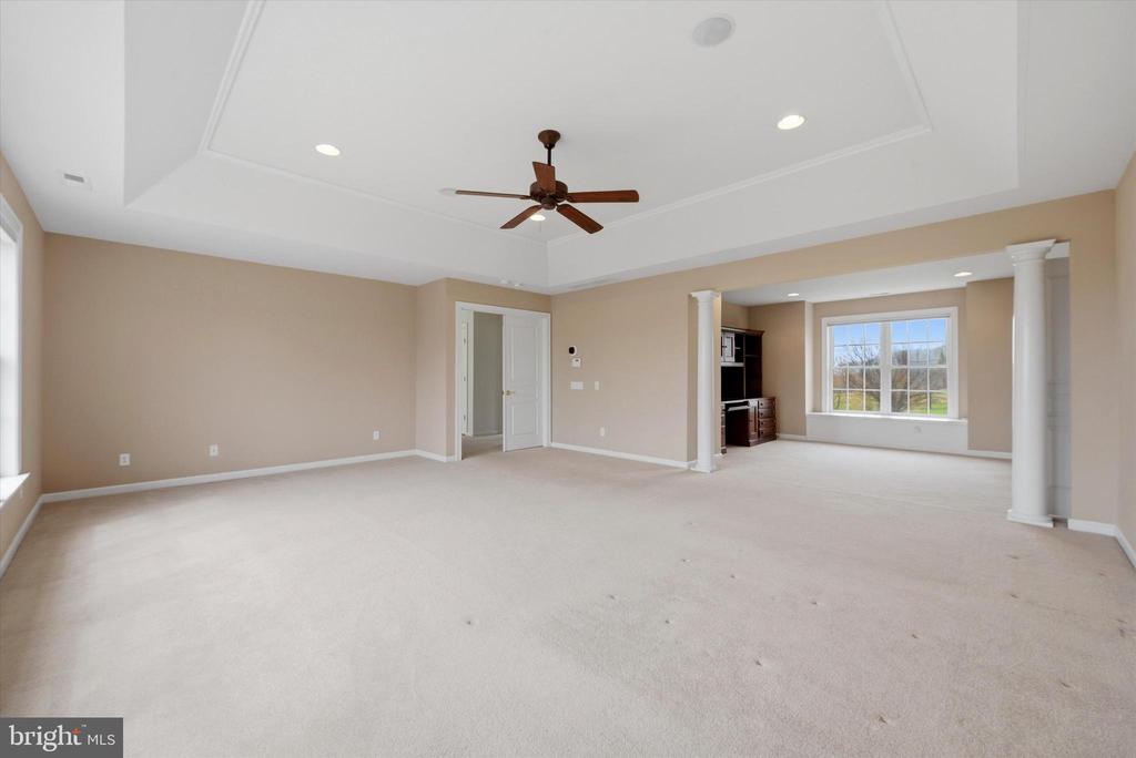 8 DEERFIELD DRIVE