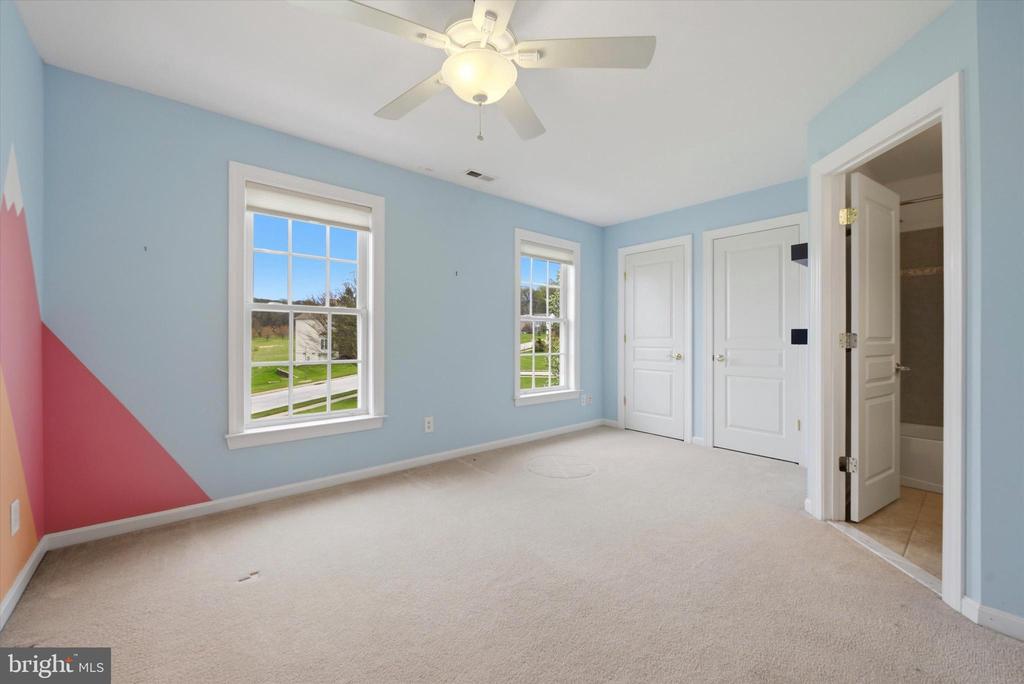 8 DEERFIELD DRIVE
