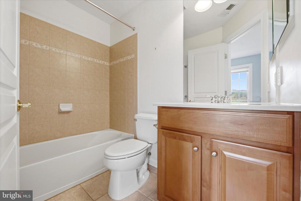 8 DEERFIELD DRIVE