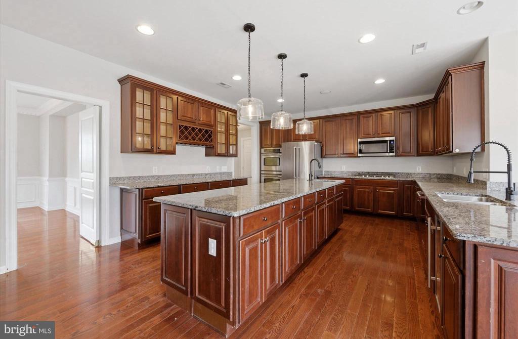 8 DEERFIELD DRIVE