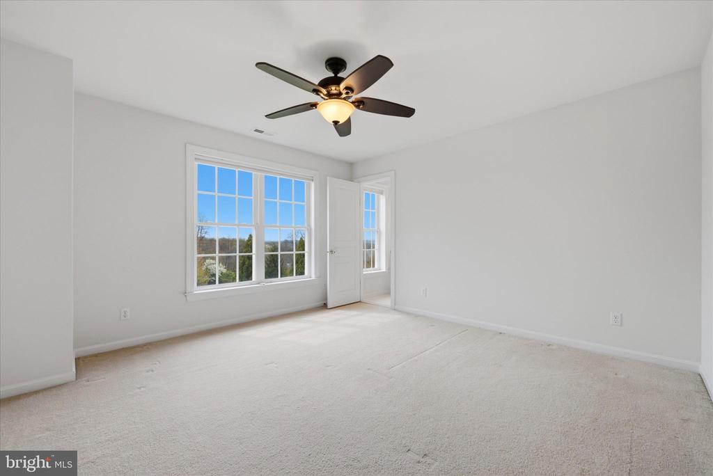 8 DEERFIELD DRIVE