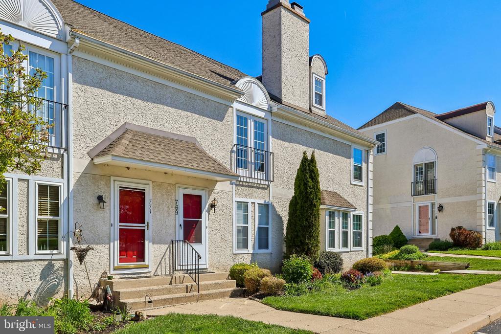 769 BRADFORD TERRACE