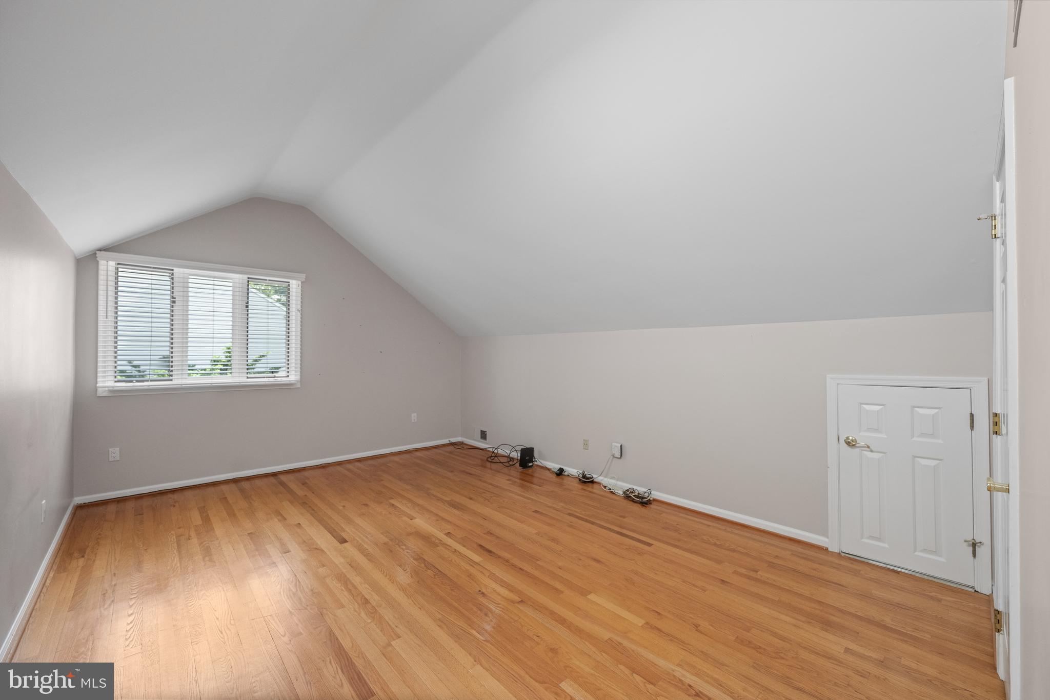15 CALVERT CIRCLE