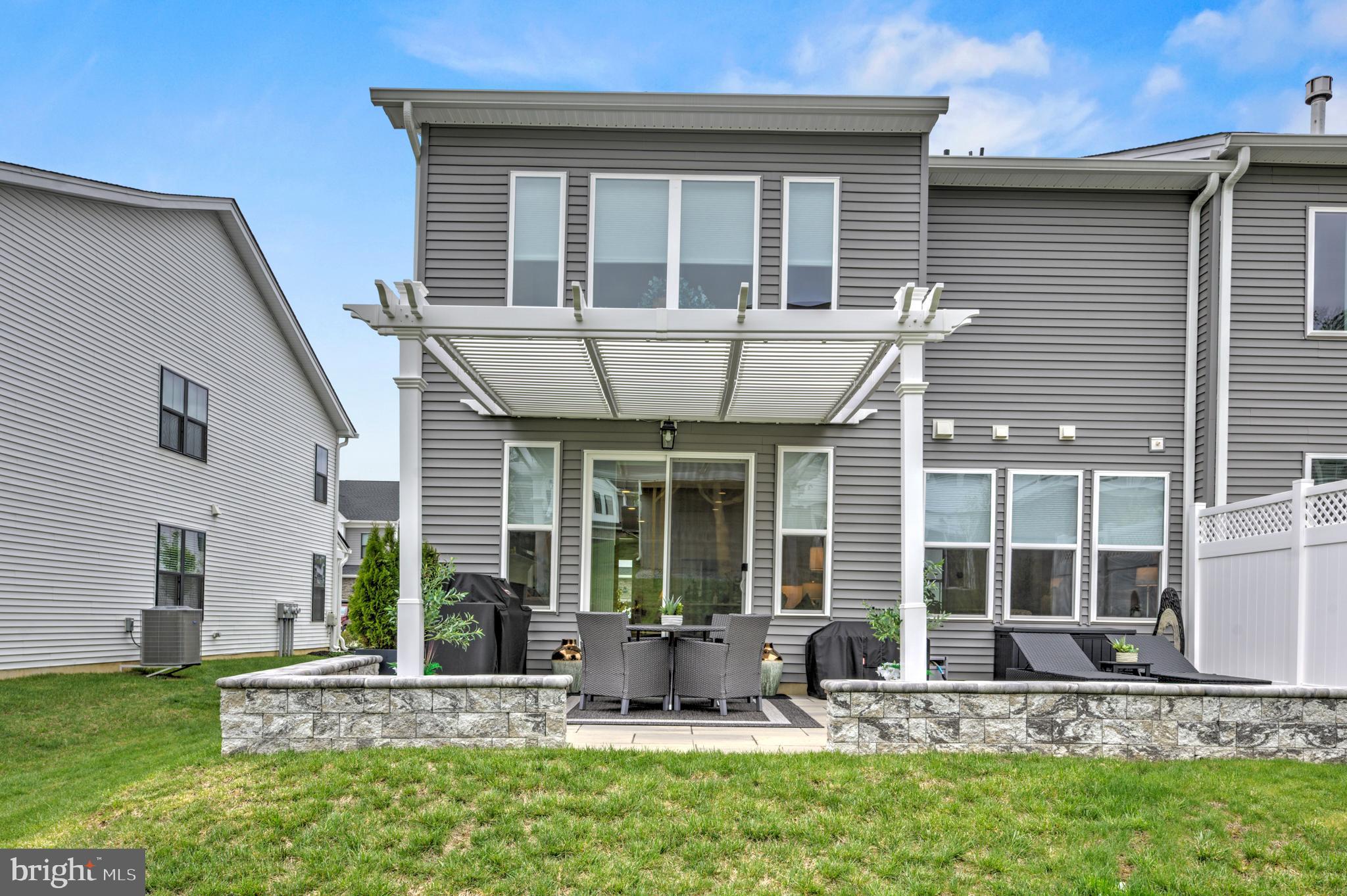 587 TRIFECTA ROAD