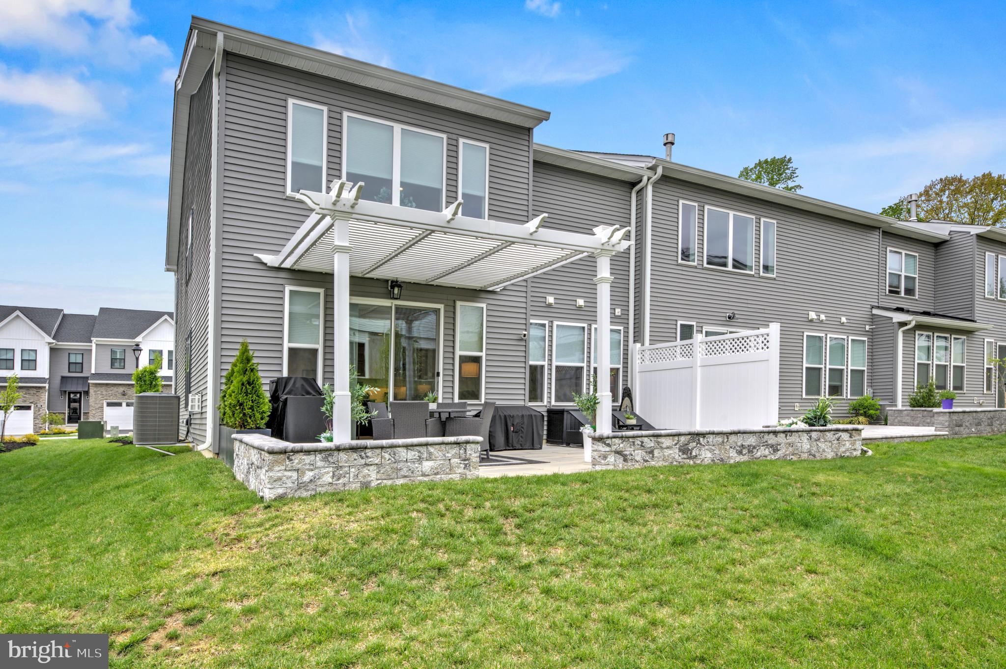 587 TRIFECTA ROAD