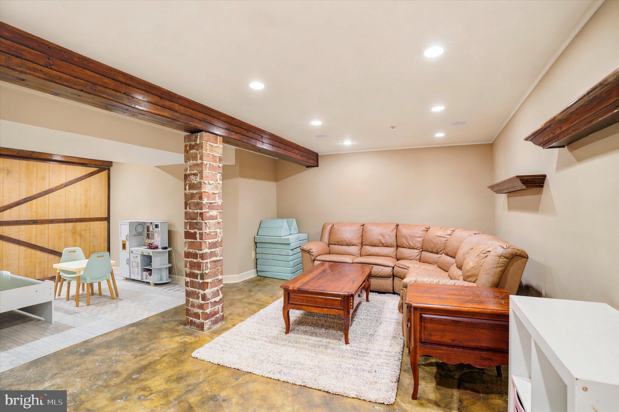 1604 E GENERAL HOWE DRIVE 71B