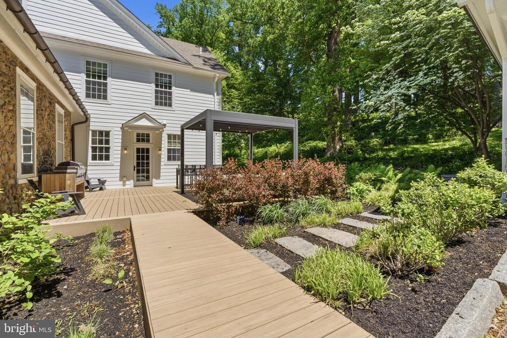 959 GARRETT MILL ROAD