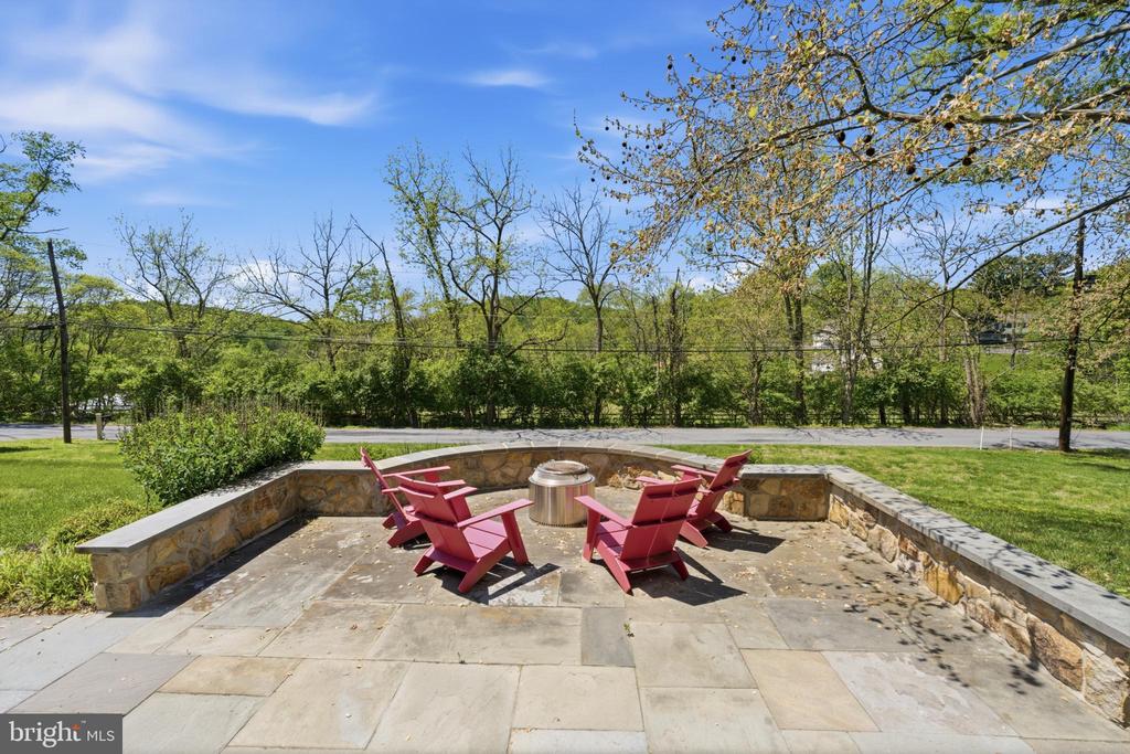 959 GARRETT MILL ROAD