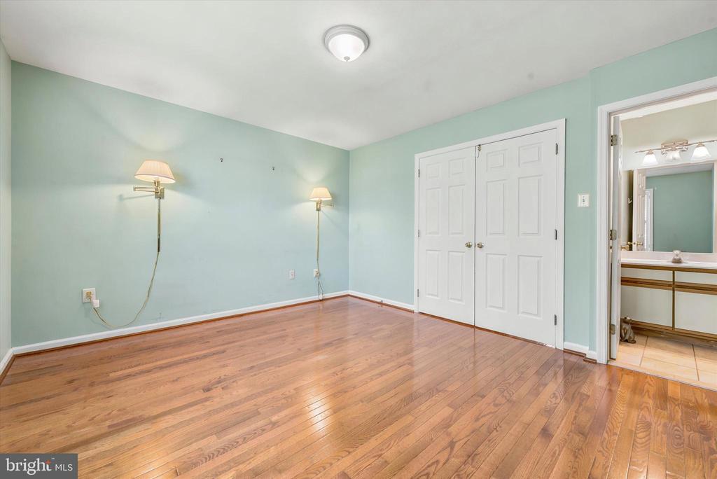 345 JENVILLE COURT 3
