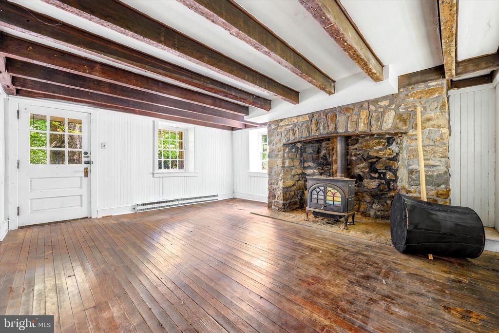 210 WESTTOWN WAY