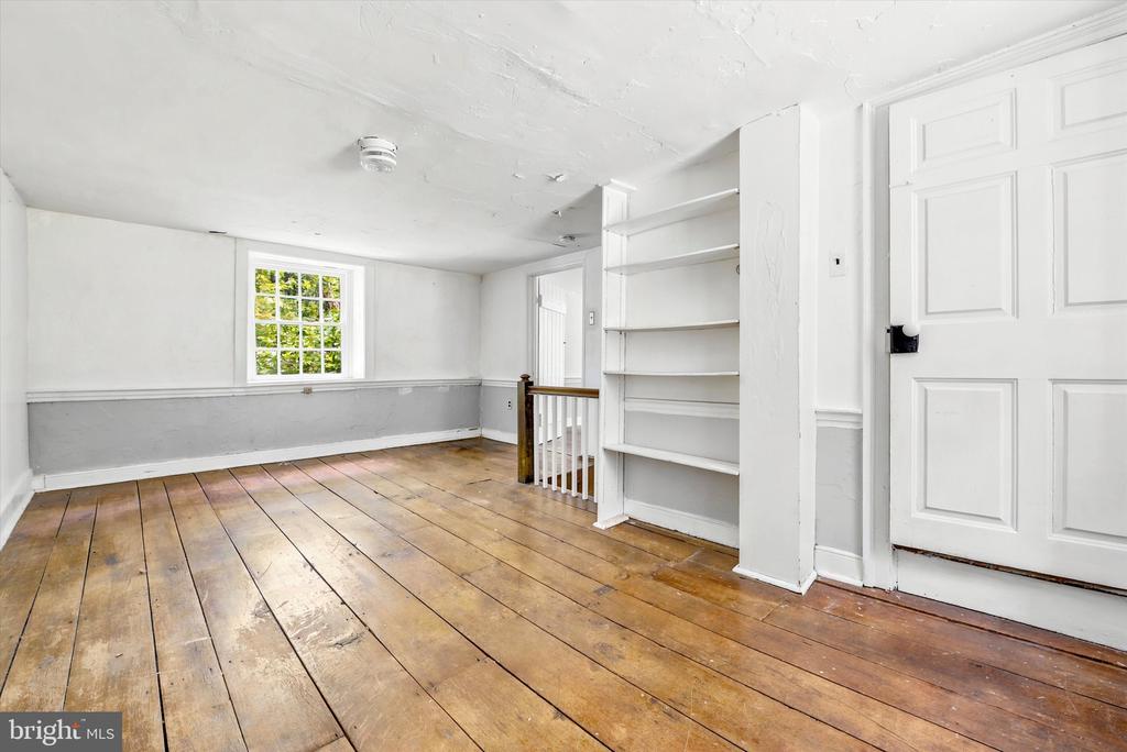 210 WESTTOWN WAY