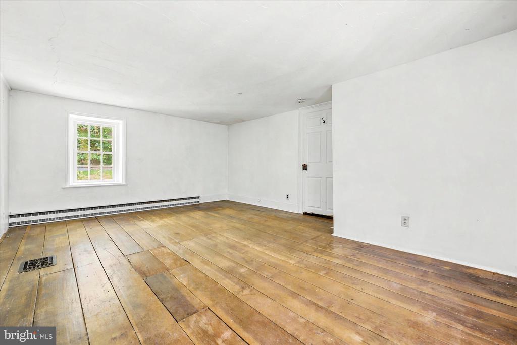 210 WESTTOWN WAY
