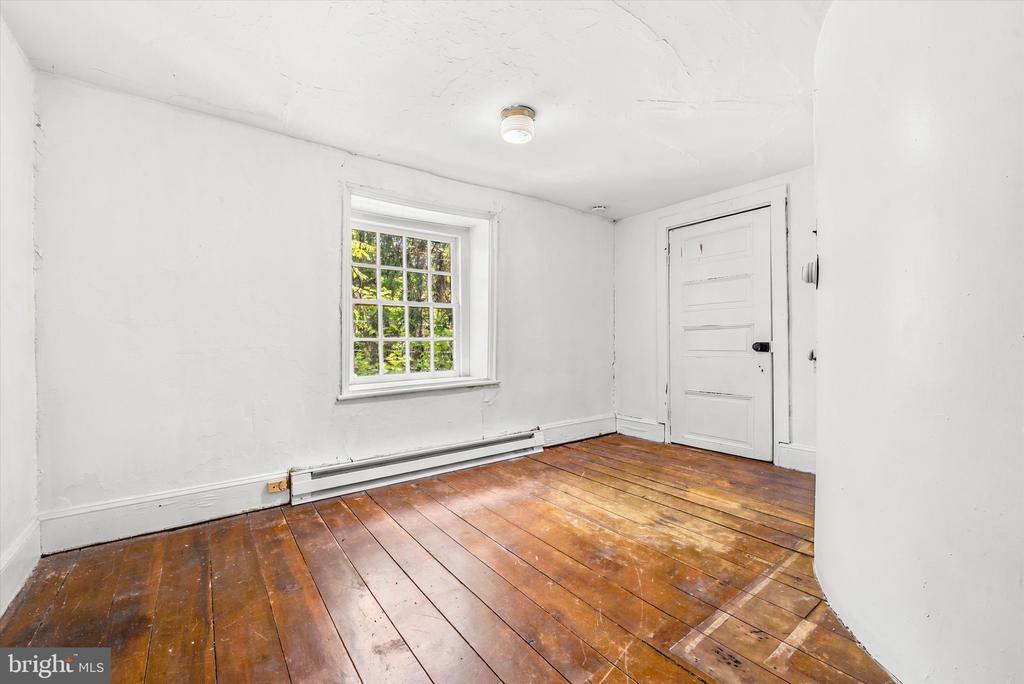 210 WESTTOWN WAY