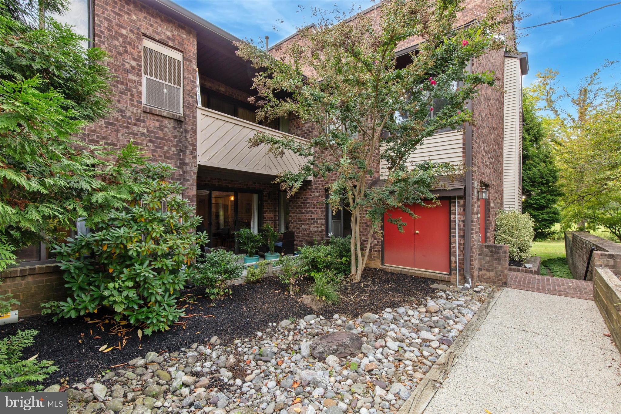 702 MOUNTAINVIEW DRIVE 702