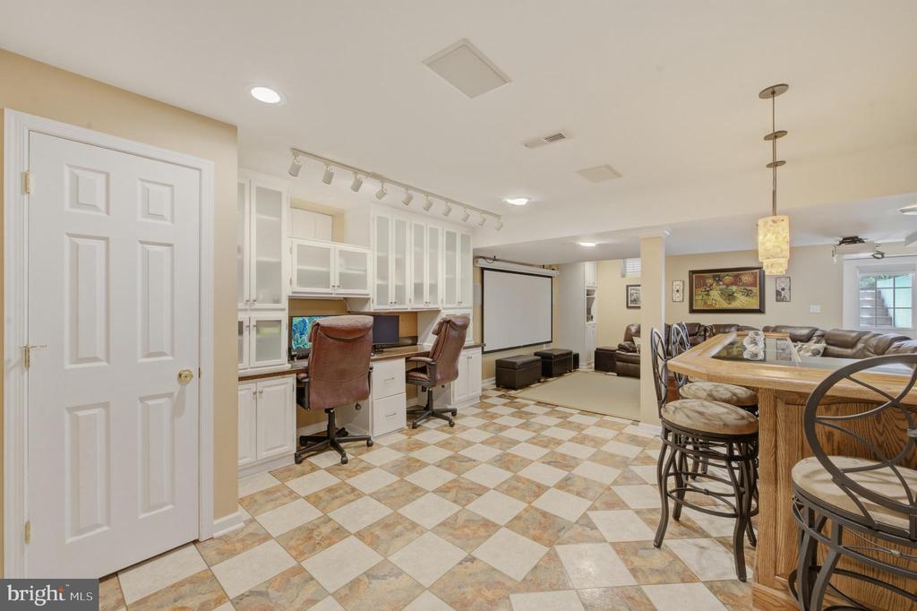 412 DEEP WILLOW DRIVE