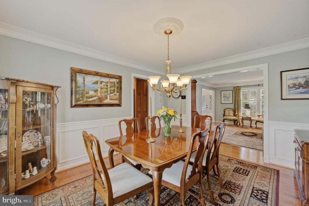 412 DEEP WILLOW DRIVE