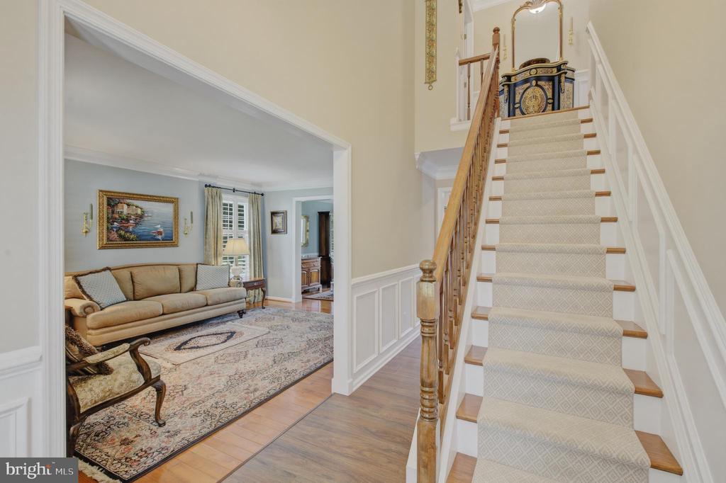 412 DEEP WILLOW DRIVE