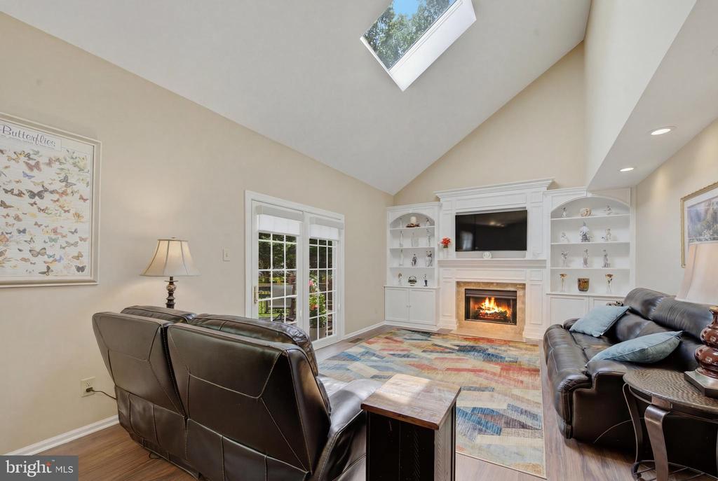 412 DEEP WILLOW DRIVE