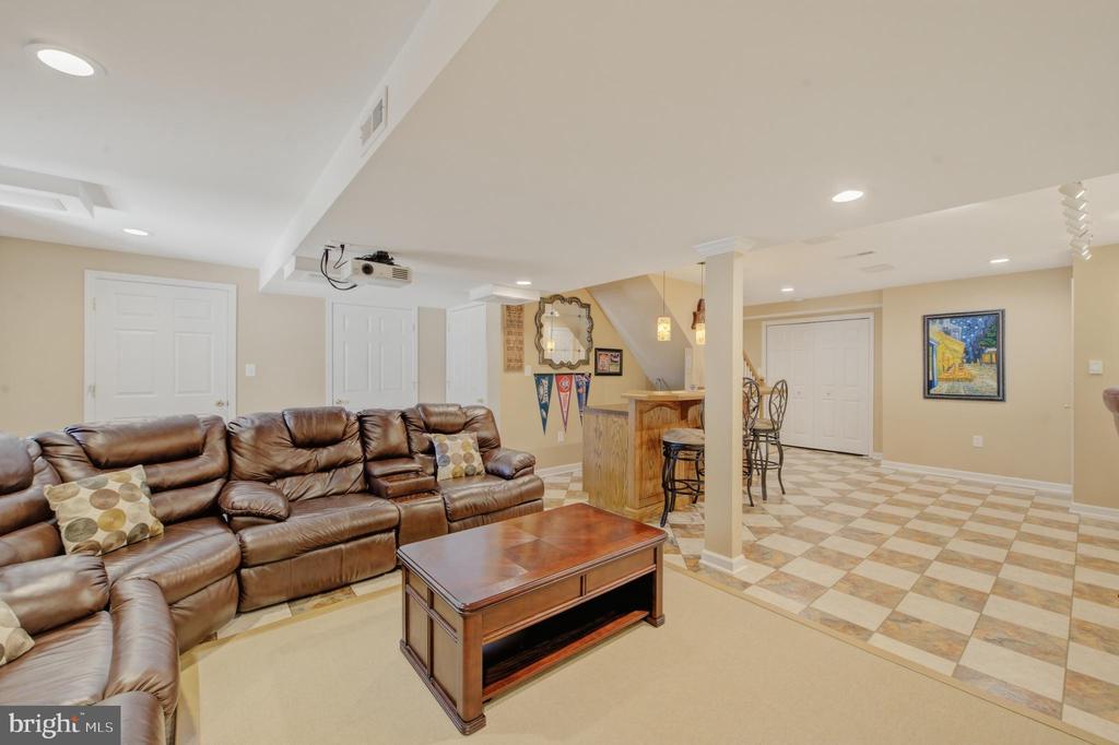 412 DEEP WILLOW DRIVE