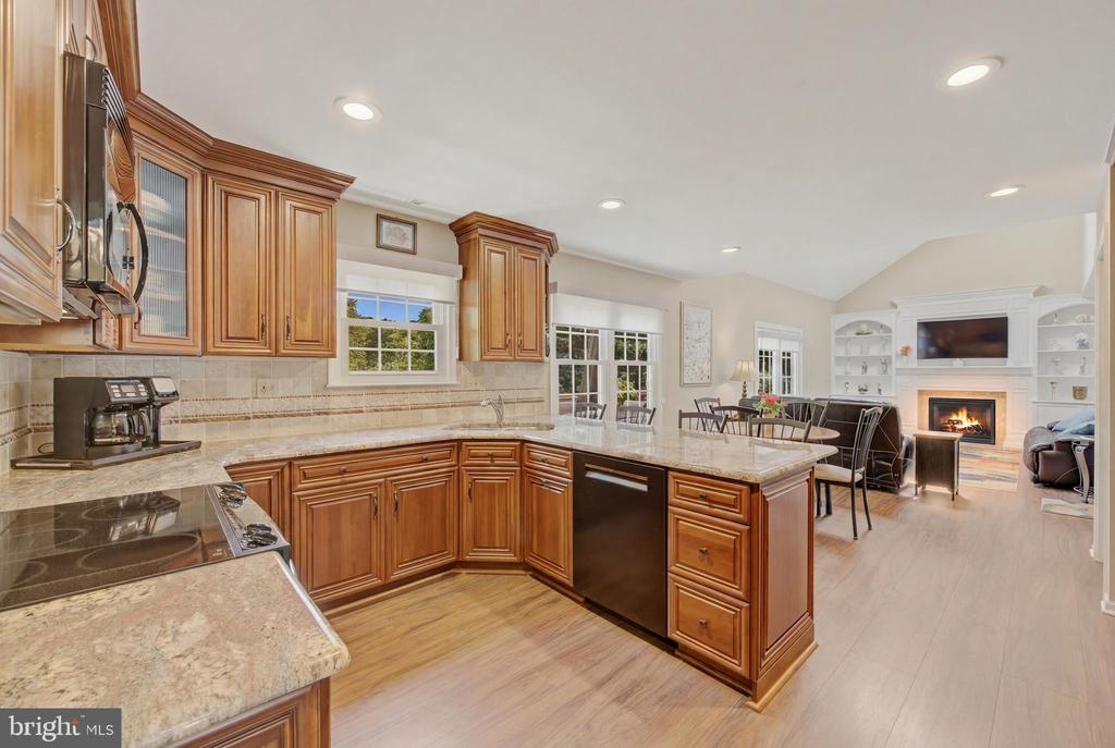 412 DEEP WILLOW DRIVE
