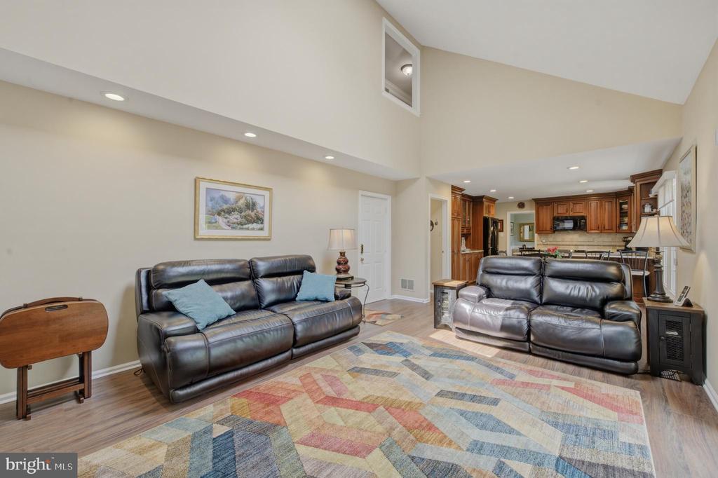 412 DEEP WILLOW DRIVE