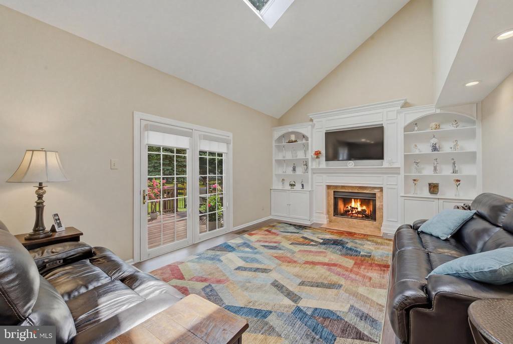 412 DEEP WILLOW DRIVE