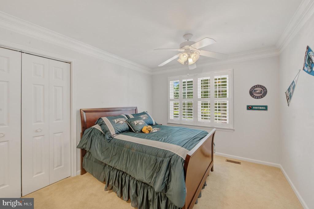 412 DEEP WILLOW DRIVE