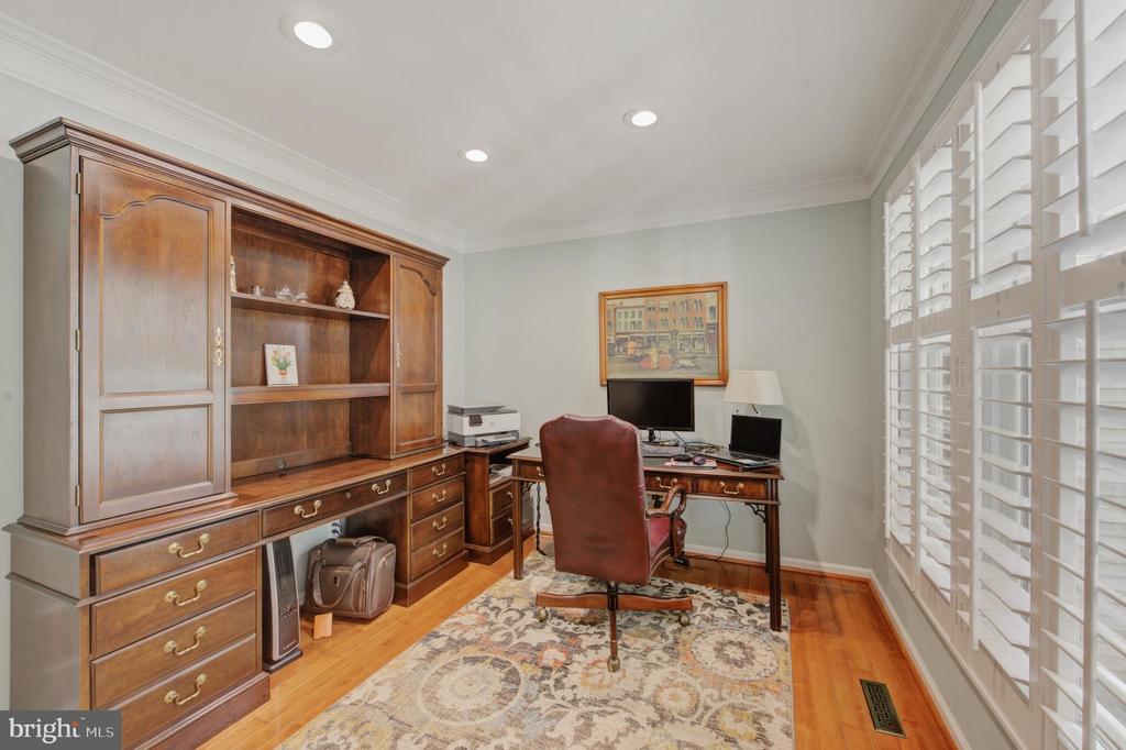 412 DEEP WILLOW DRIVE