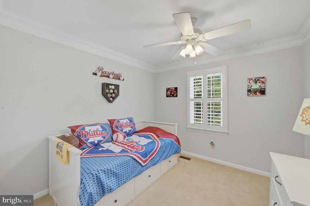412 DEEP WILLOW DRIVE
