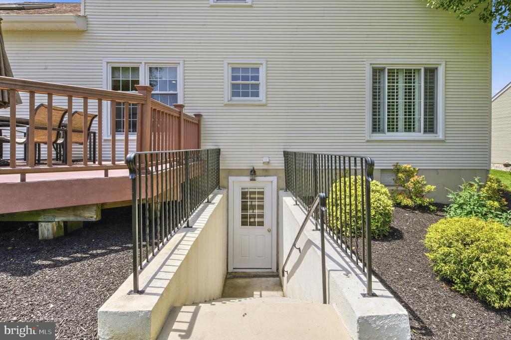 412 DEEP WILLOW DRIVE
