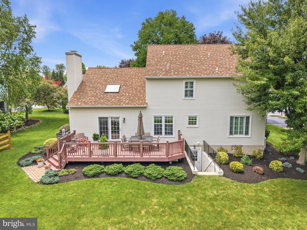 412 DEEP WILLOW DRIVE