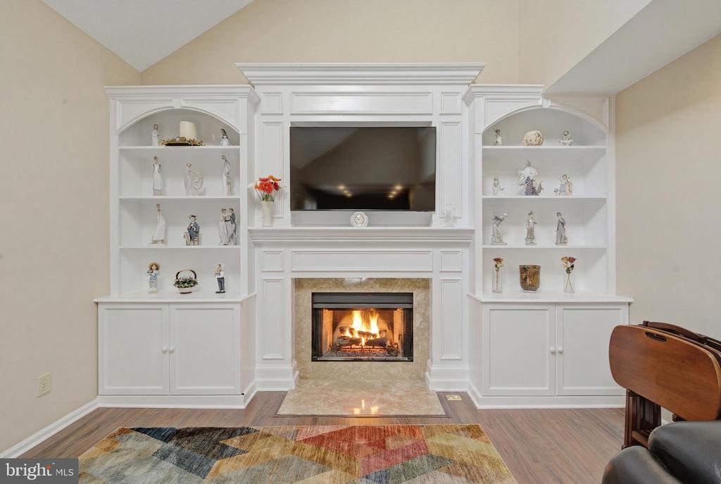 412 DEEP WILLOW DRIVE