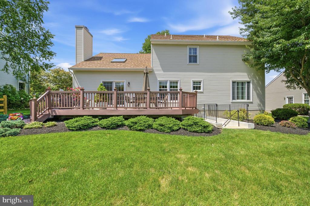 412 DEEP WILLOW DRIVE