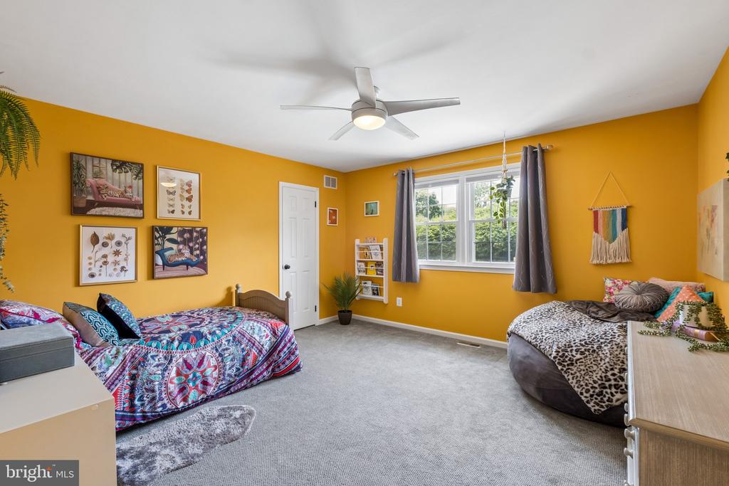 1323 N TULIP DRIVE