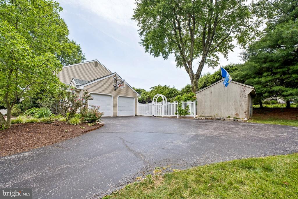 1323 N TULIP DRIVE