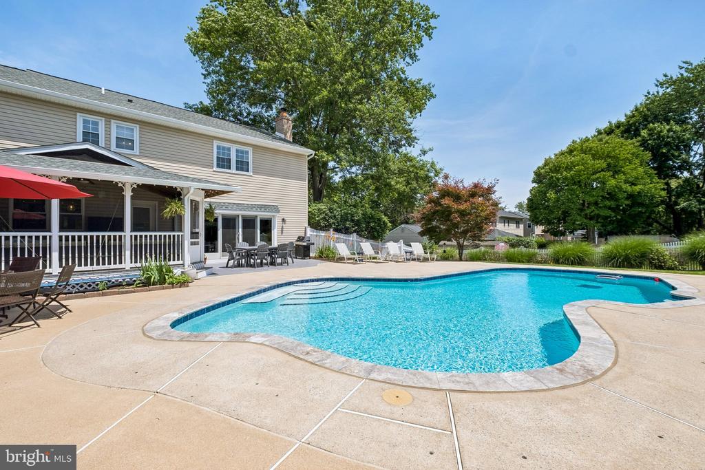 1323 N TULIP DRIVE