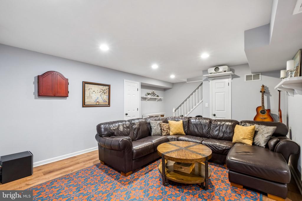 1323 N TULIP DRIVE