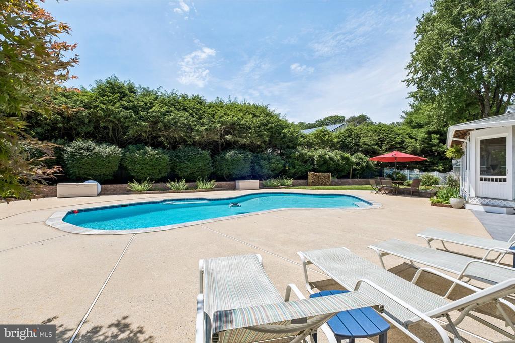 1323 N TULIP DRIVE