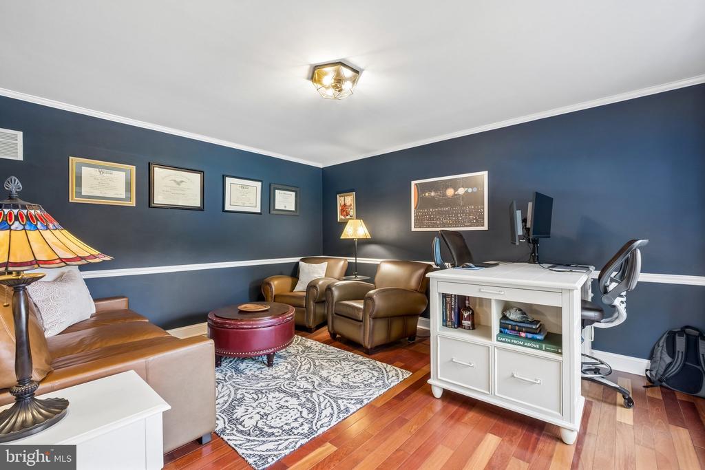 1323 N TULIP DRIVE