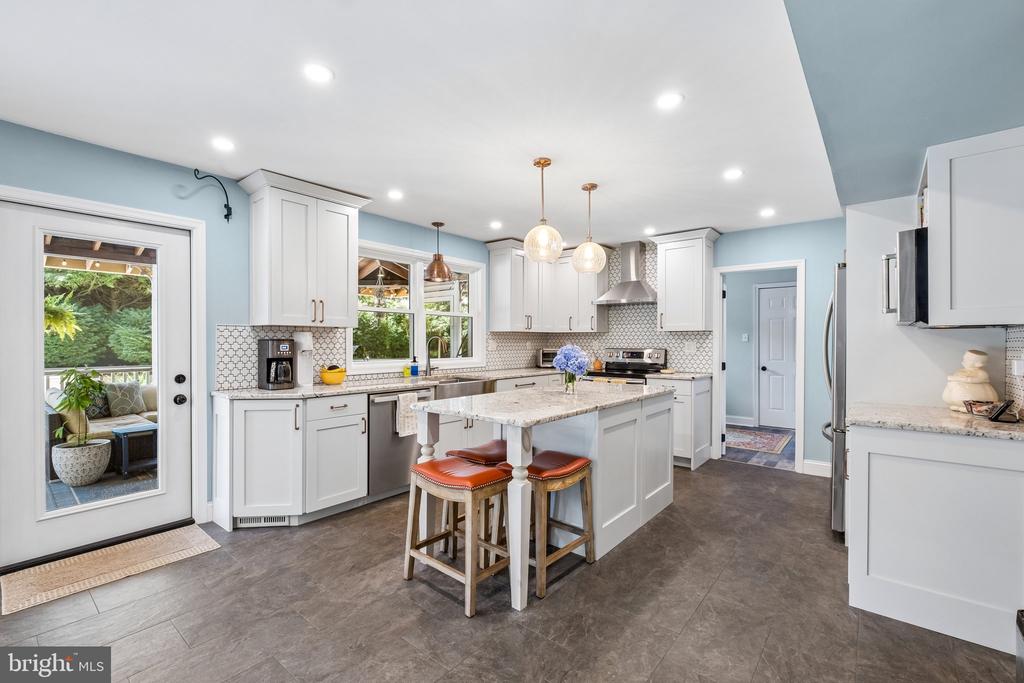 1323 N TULIP DRIVE