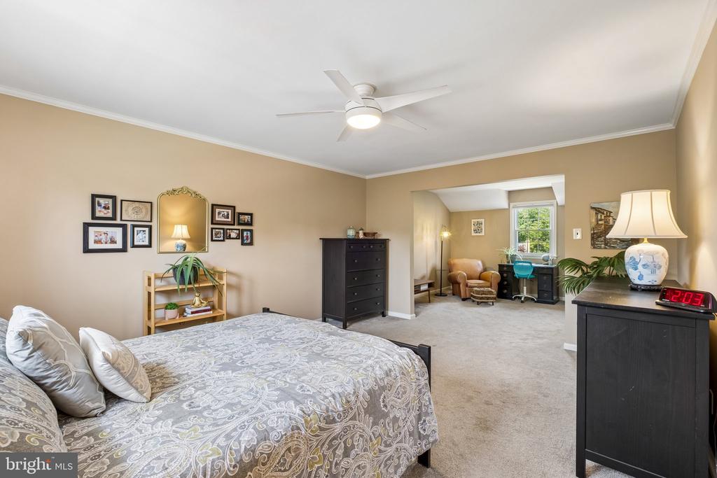 1323 N TULIP DRIVE