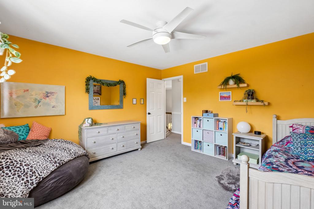 1323 N TULIP DRIVE
