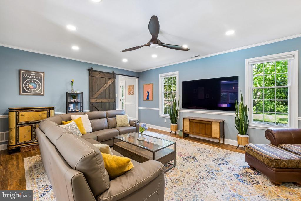 1323 N TULIP DRIVE