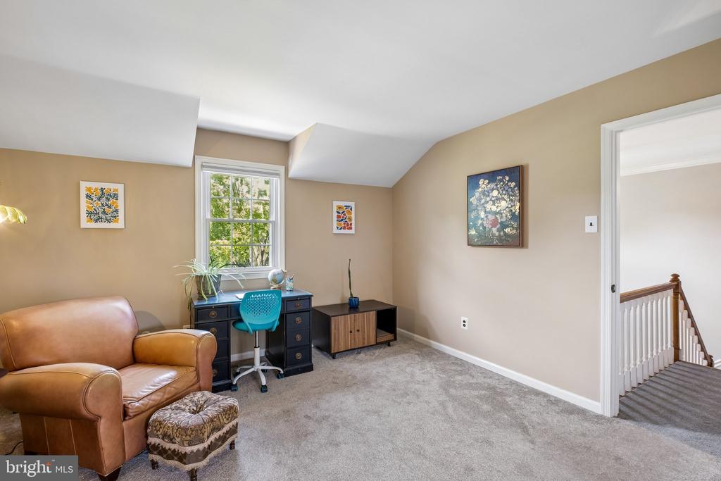 1323 N TULIP DRIVE
