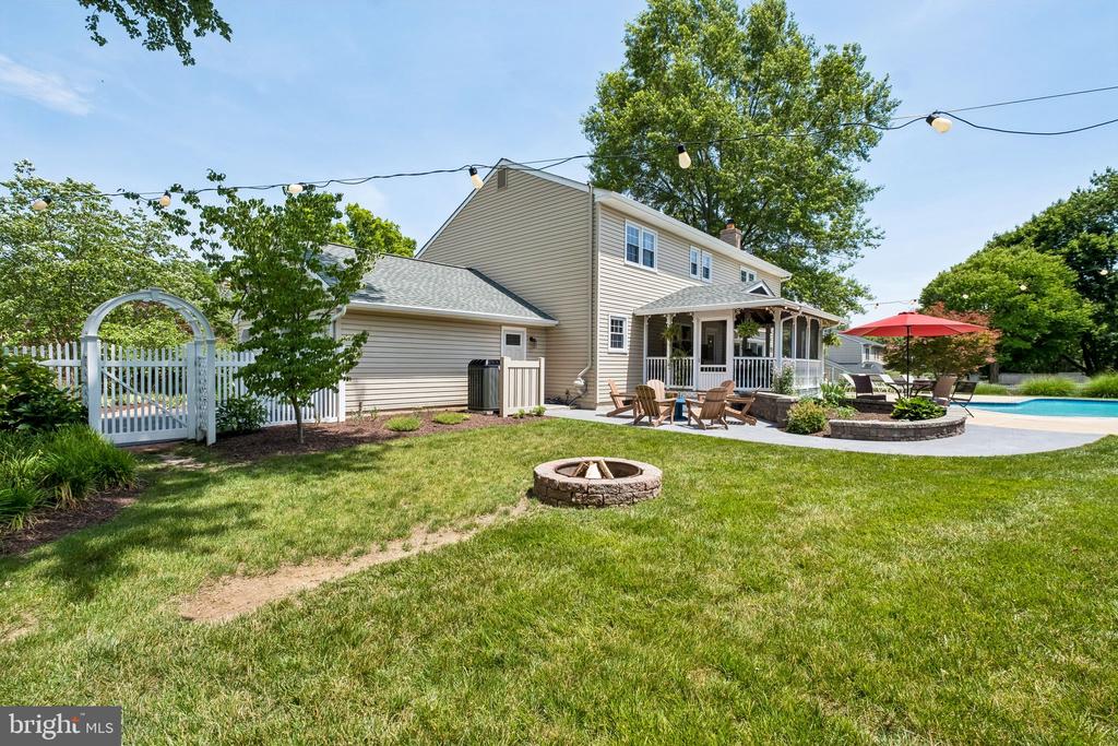 1323 N TULIP DRIVE